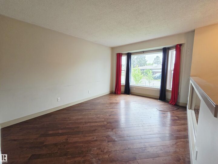 Property Photo:  114 Westbourne Road  AB T7X 1R6 