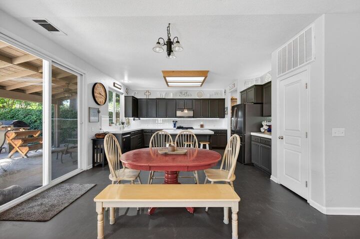 Property Photo: 5821 W Sunnyview Avenue CA 93291