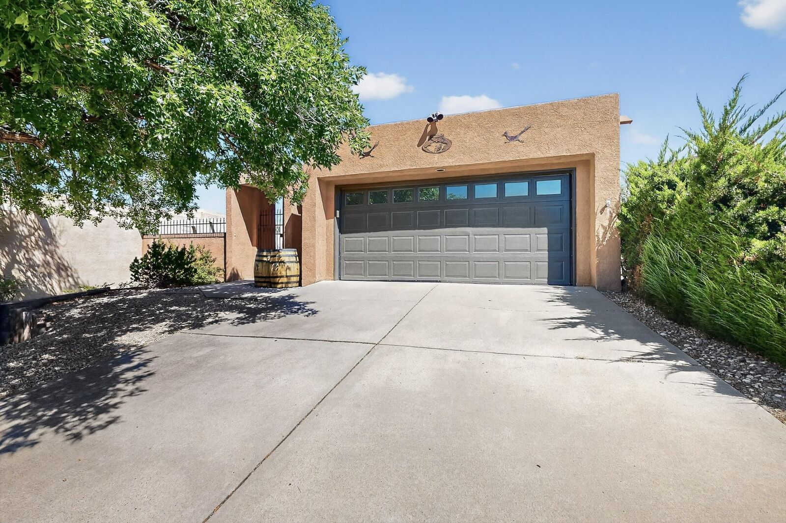 Property Photo:  10433 Camino Del Oso NE  NM 87111 