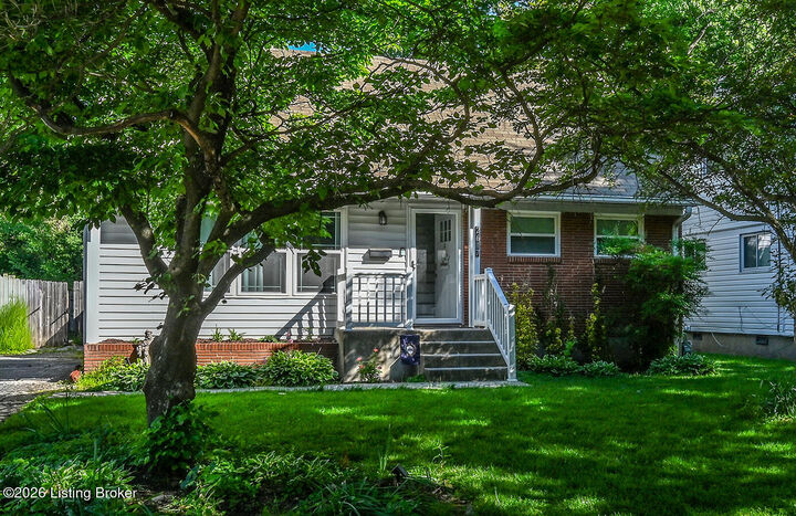 Property Photo: 2617 Gardiner Ln KY 40205