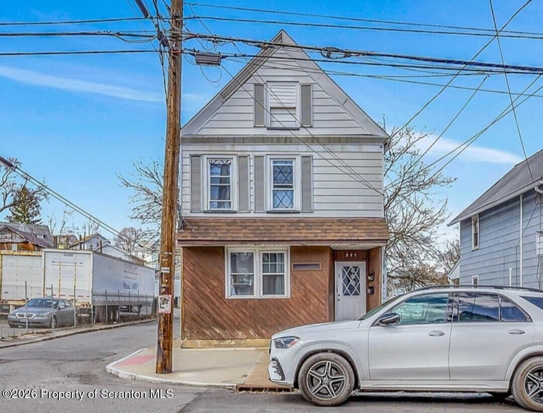 Property Photo:  