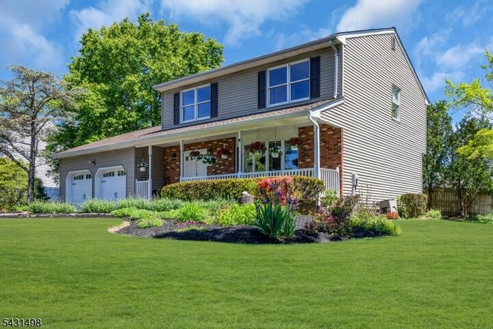 Property Photo:  18 Johnfield Ct  NJ 08854 