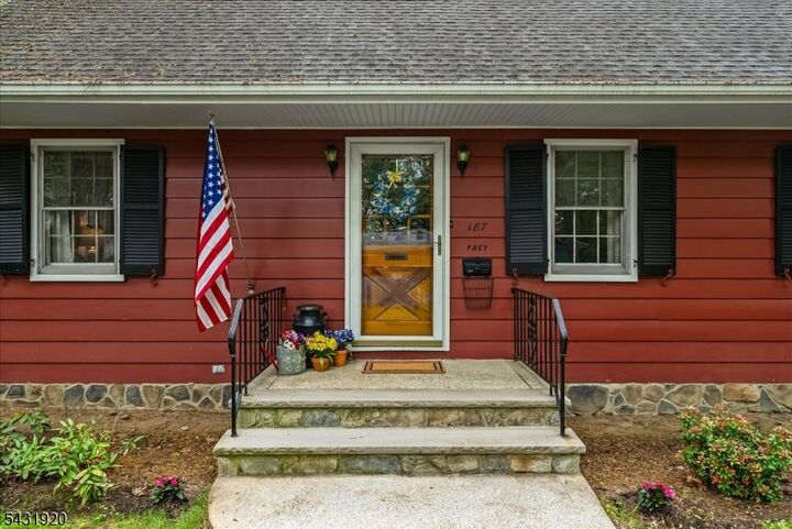 Property Photo:  187 Henry Pl  NJ 07481 