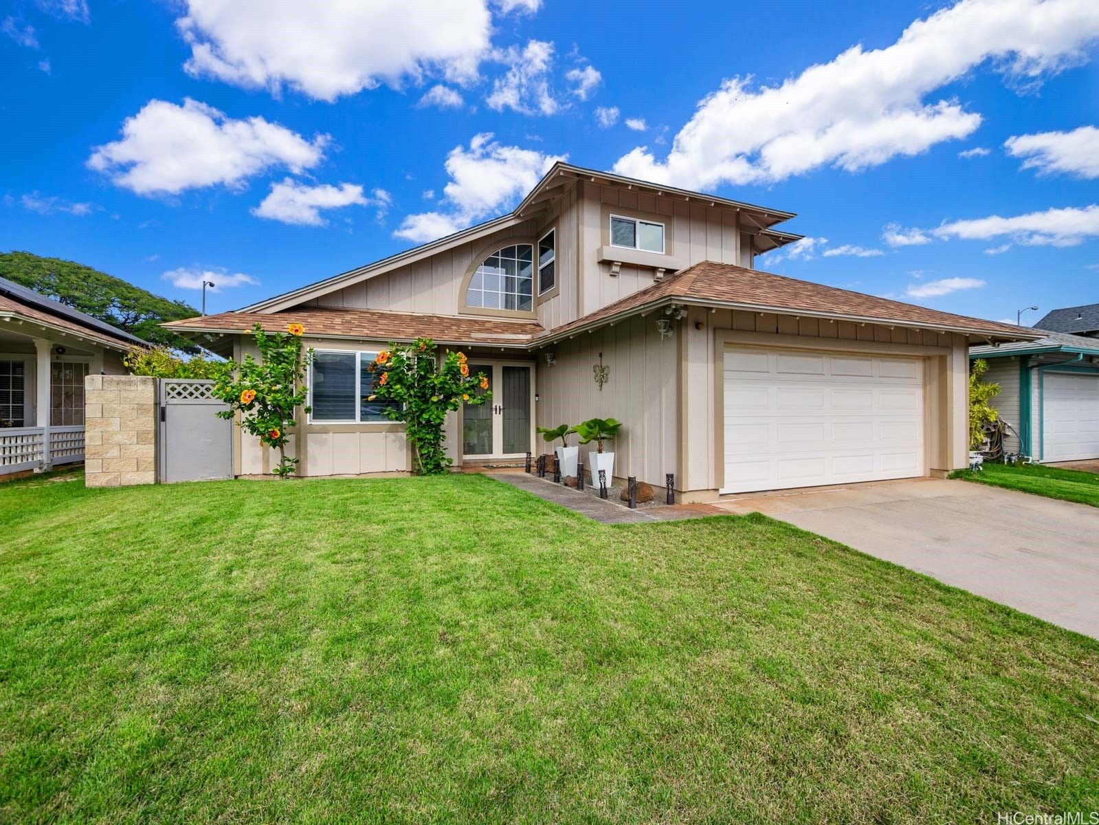Property Photo: 91-1011 Makahani Street HI 96707