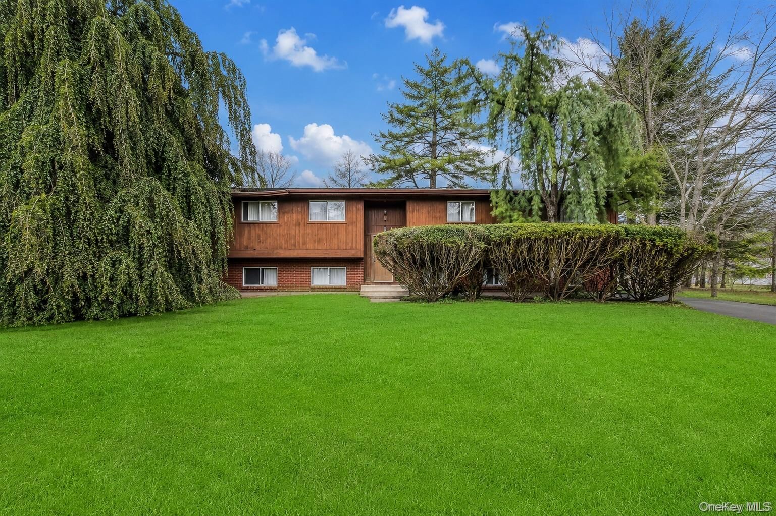 Property Photo:  12 Woodwind Lane  NY 10977 