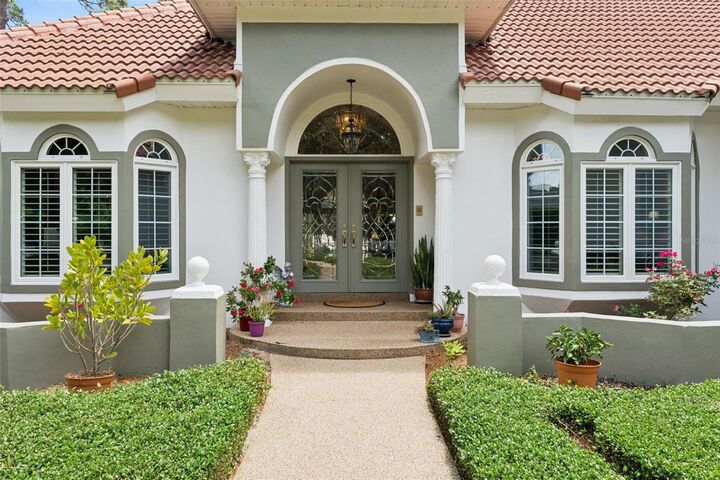 Property Photo:  628 E Club Circle  FL 32779 