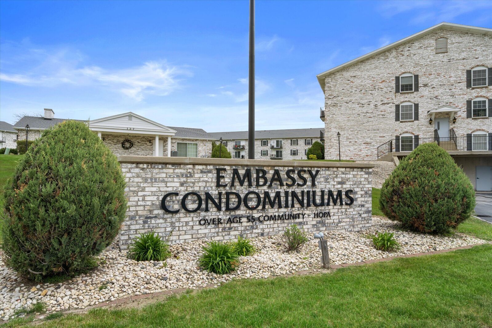 Property Photo: 125 N University Dr WI 53095