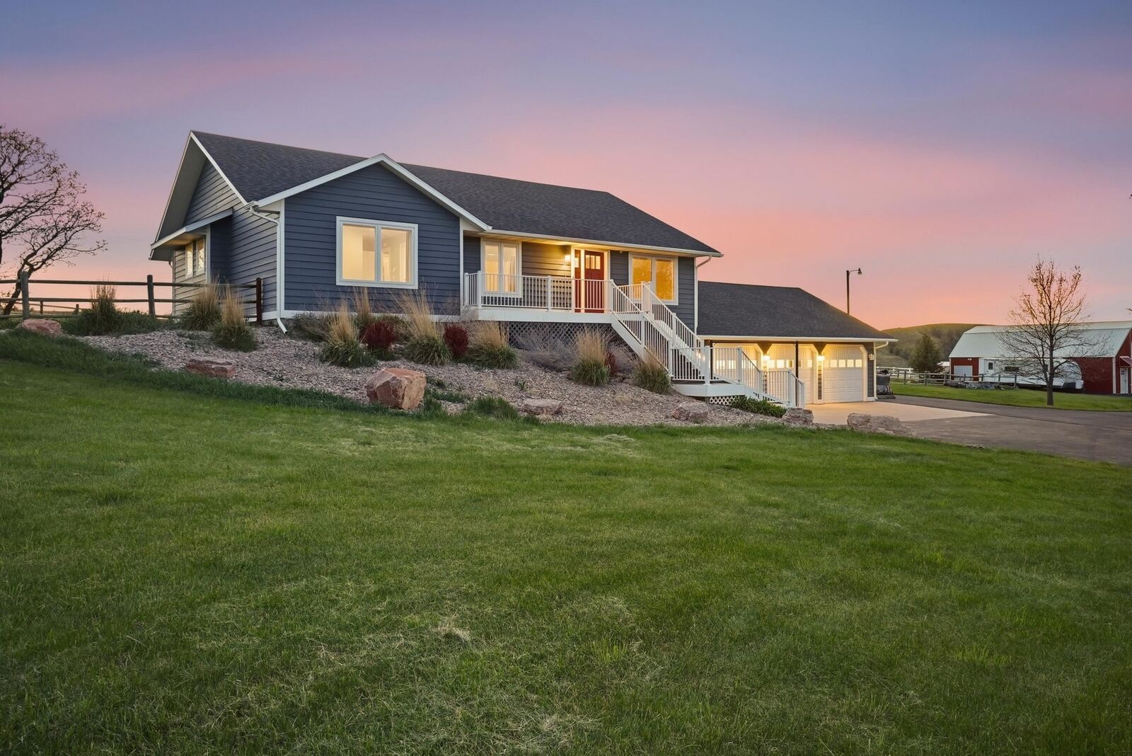 Property Photo:  1605 Arizona Avenue  SD 57783 