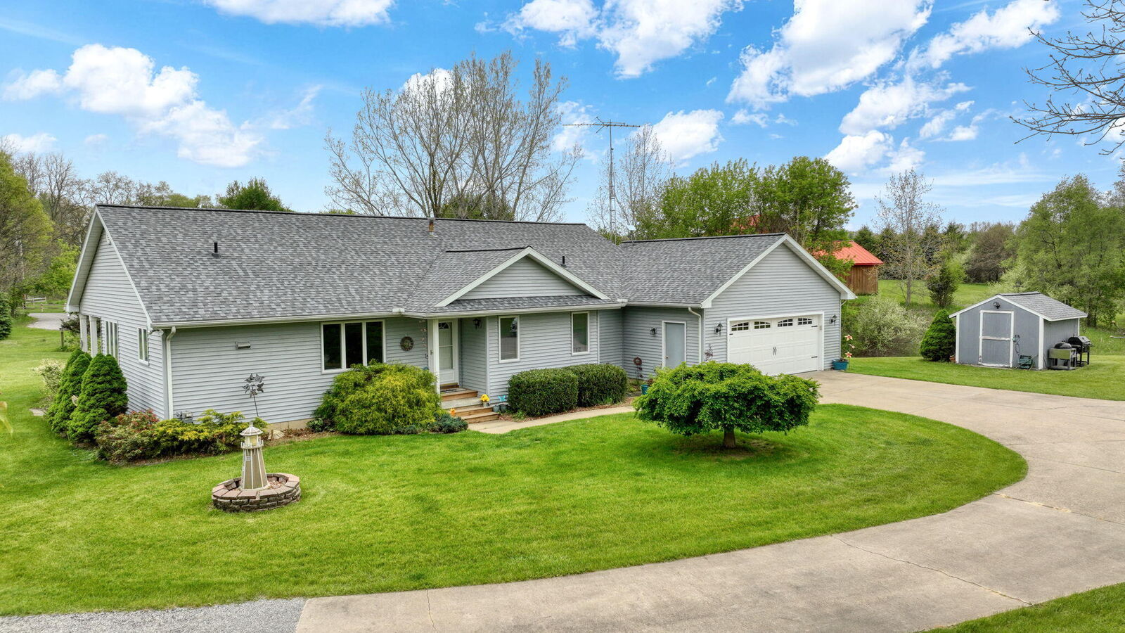 Property Photo: 4926 Walz Road MI 49201