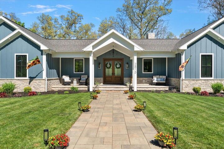 Property Photo:  2815 Washington Avenue  MI 49085 