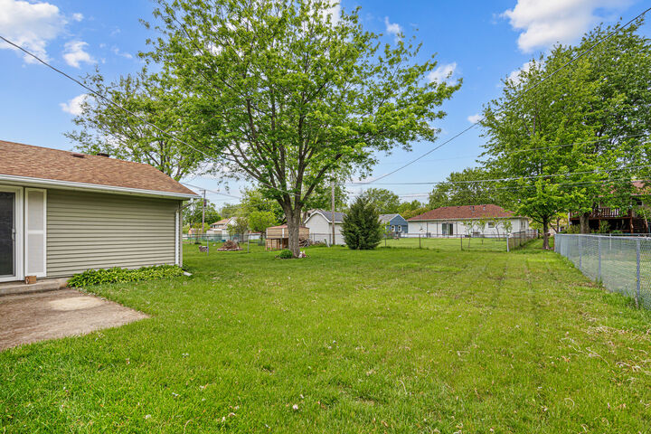 Property Photo:  412 Krause Avenue  IL 60107 
