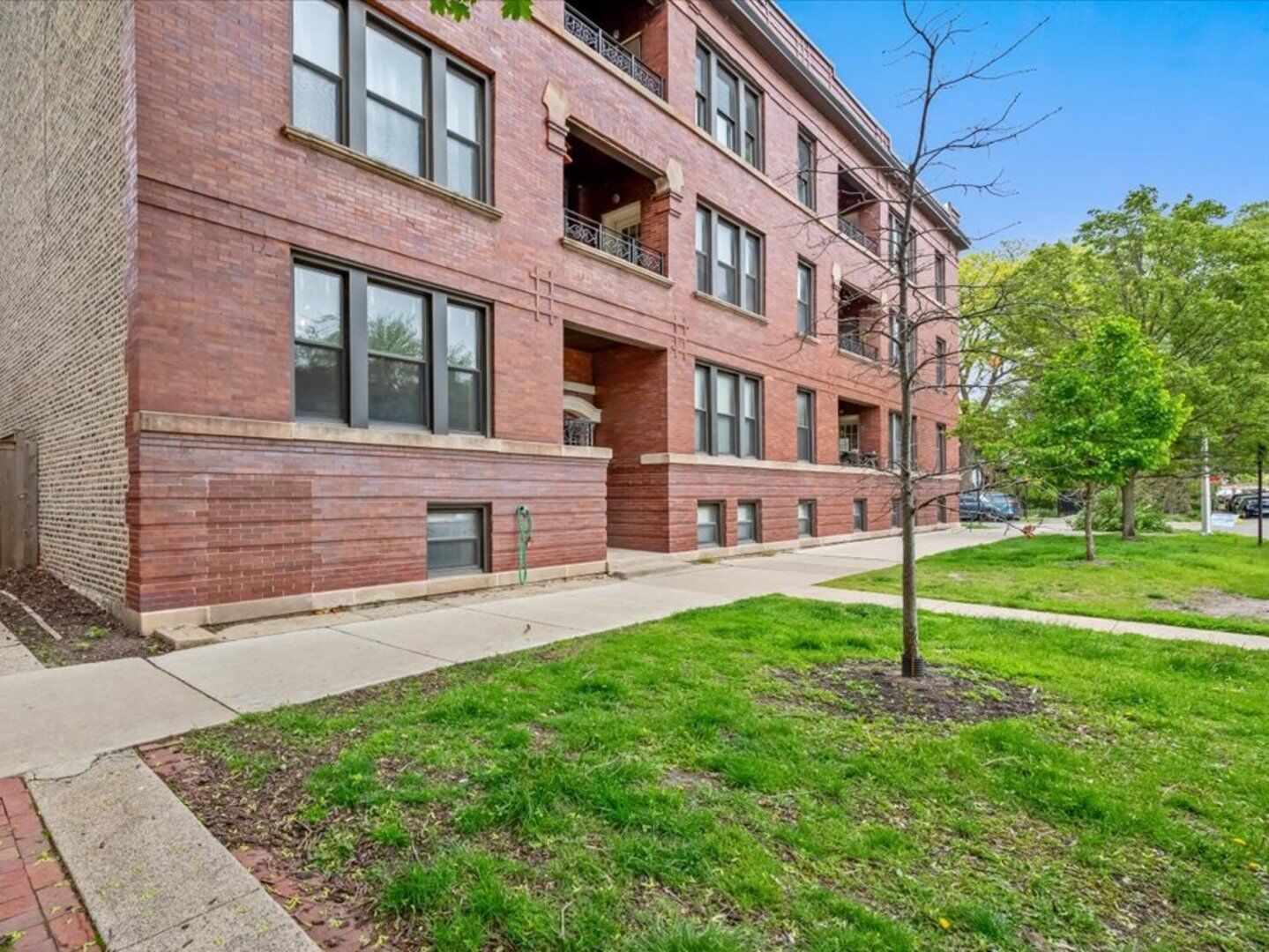 Property Photo:  1308 W Granville Avenue 1  IL 60660 