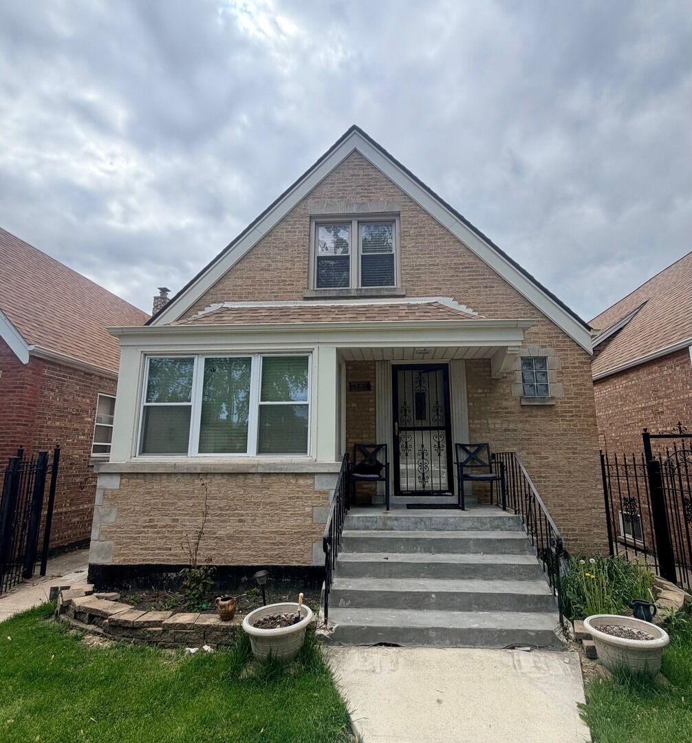 Property Photo:  4736 S Campbell Avenue  IL 60632 