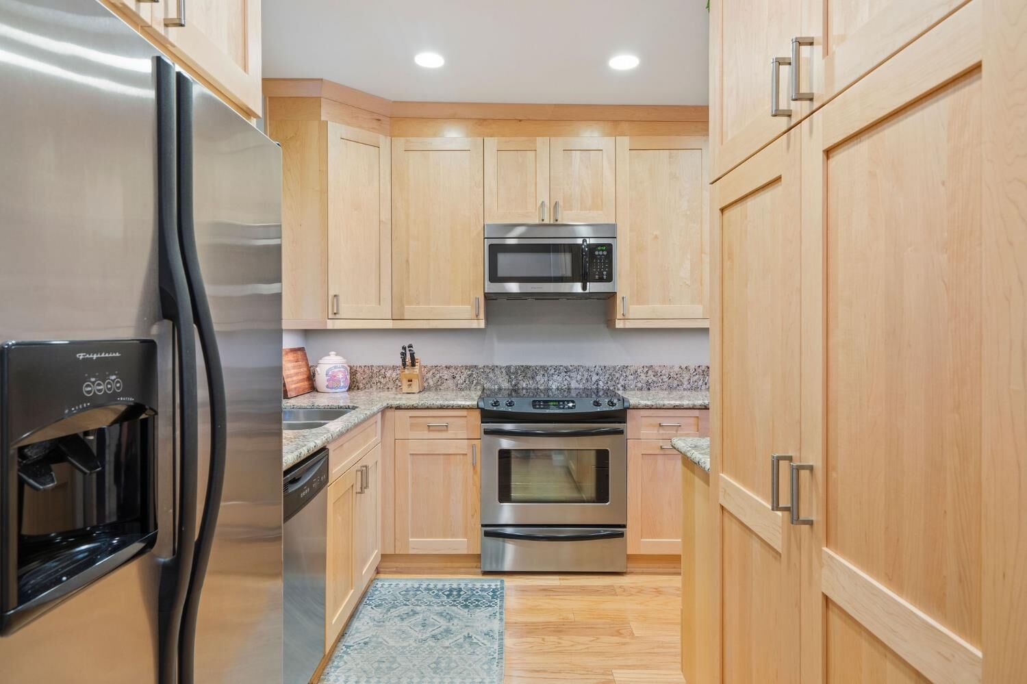 Property Photo: 200 P Street F31 CA 95814