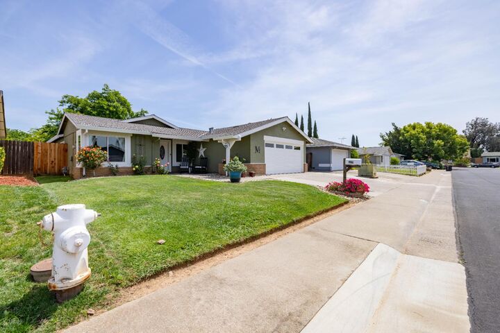 Property Photo:  4329 Rose Valley Way  CA 95826 