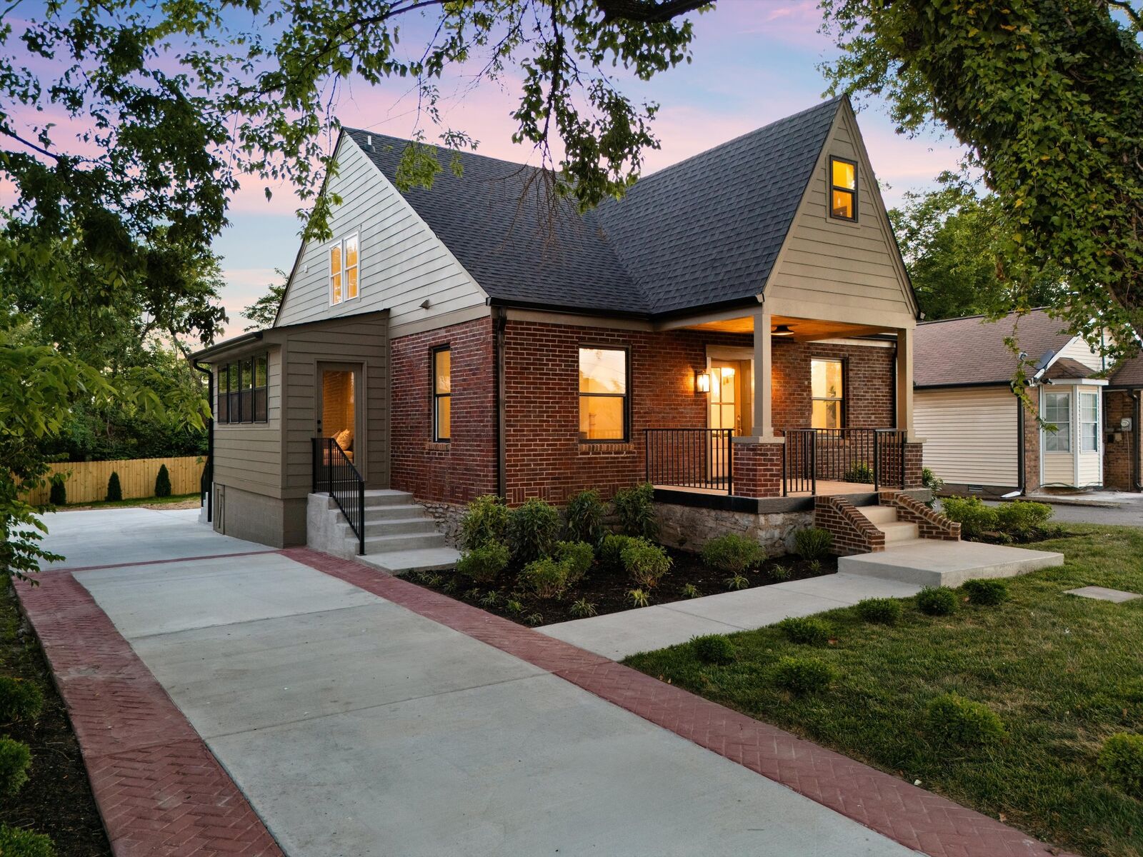 Property Photo: 1012 Hart Ln TN 37216