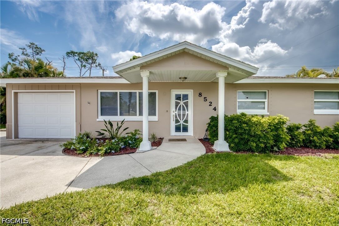 Property Photo:  8524 Dartmouth Street  FL 33907 