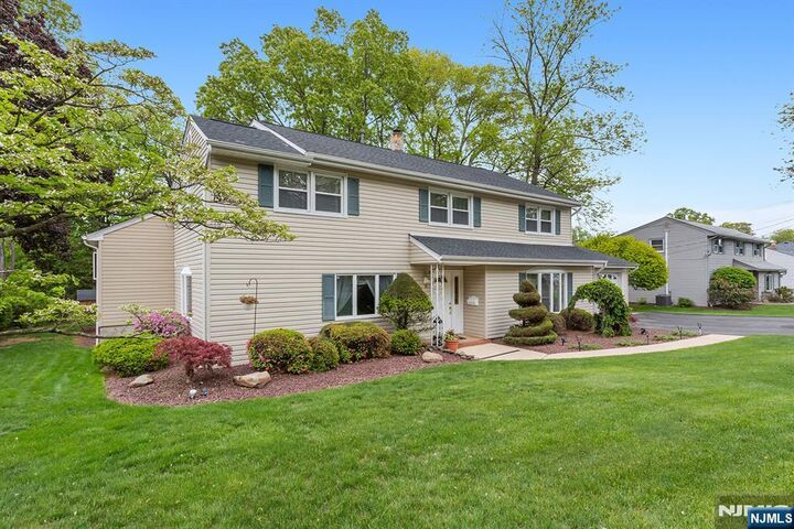 Property Photo:  16 Barbara Way  NJ 07470 