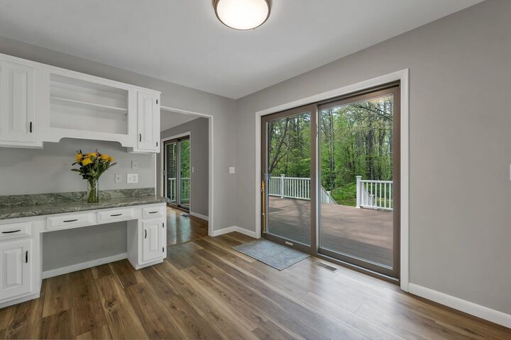 Property Photo: 16 Old Manchester Road NH 03031