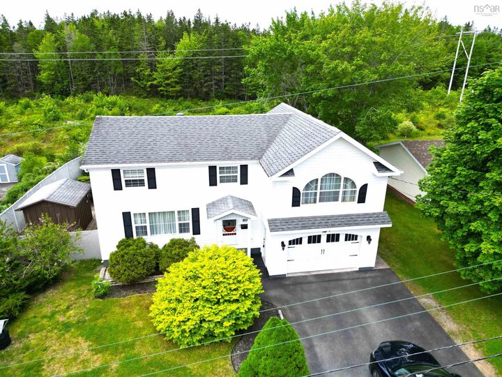 80 Parkwood Drive — photo 1