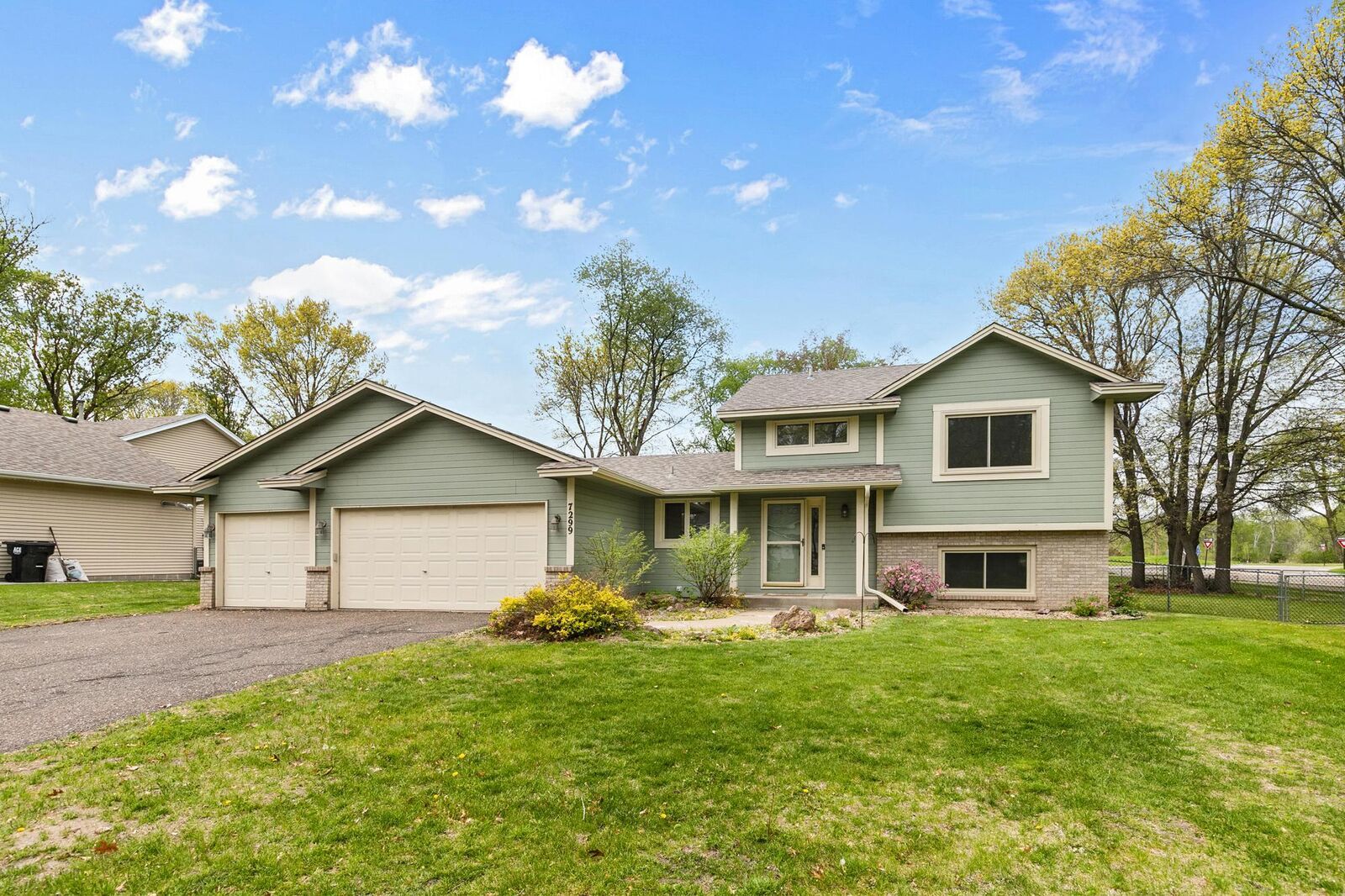 Property Photo: 7299 Meadow Court MN 55014