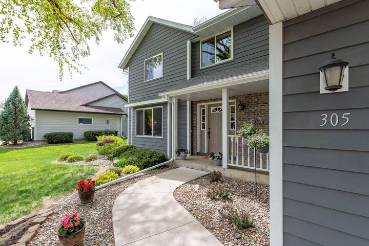 Property Photo:  305 Chancery Lane  MN 56001 