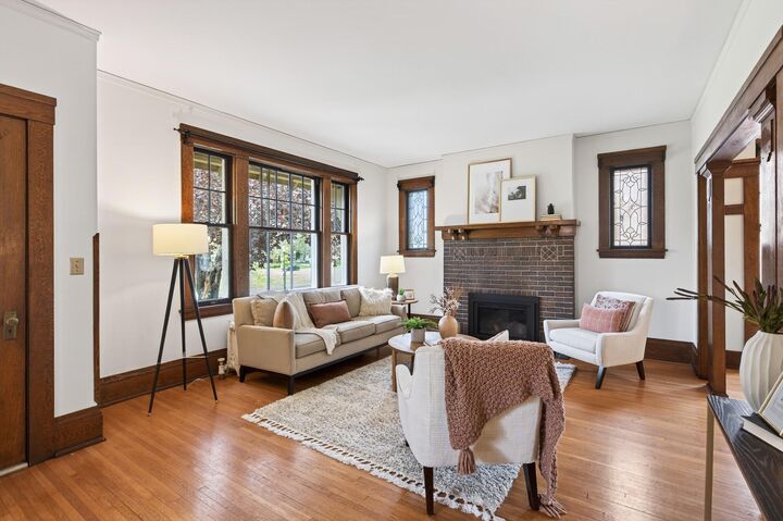 Property Photo:  1866 Summit Avenue  MN 55105 