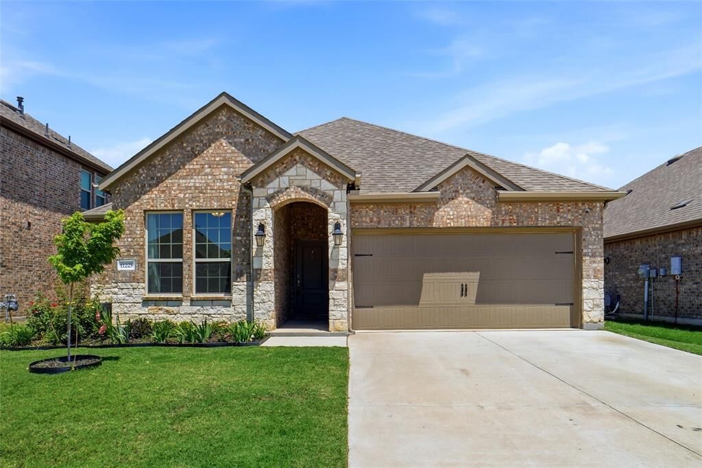 Property Photo: 11225 Gold Pan Trail TX 76227