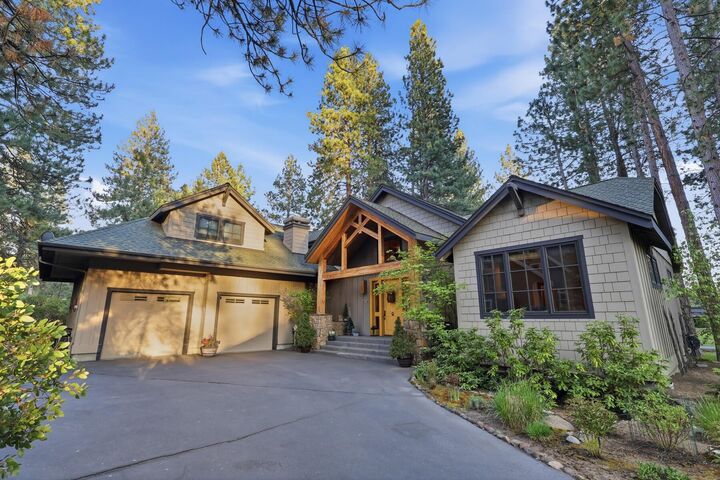 Property Photo:  18829 Peony Place  OR 97702 