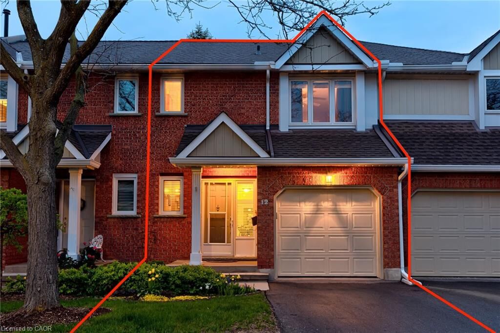 Property Photo:  523 Beechwood Drive 12  ON N2T 2G7 