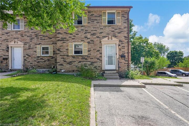 Property Photo:  175 Cedar Street 35  ON N1S 4X9 
