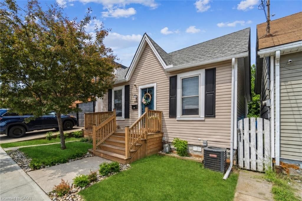 Property Photo:  491 Ferguson Avenue N  ON L8L 4Z4 