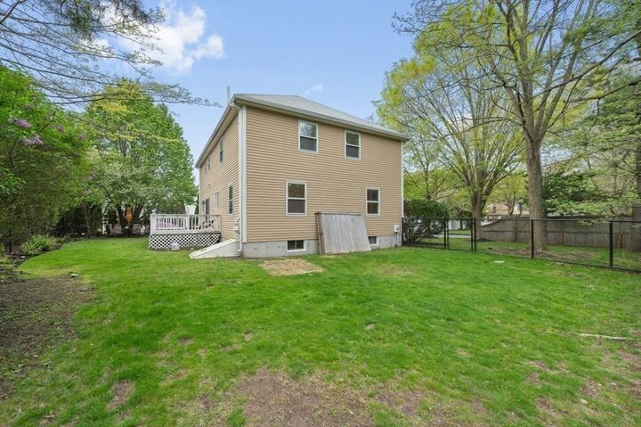 Property Photo:  2 Minuteman Ln  MA 02481 