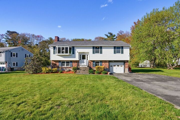 Property Photo:  37 Cresthaven Drive  MA 01803 
