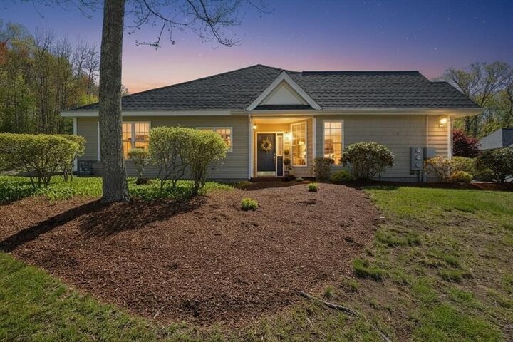 Property Photo:  26 Summerfield Dr 17  MA 01560 
