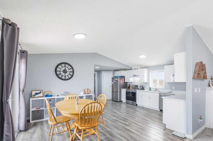 Property Photo:  9602 112 Avenue  AB T8X 5C9 