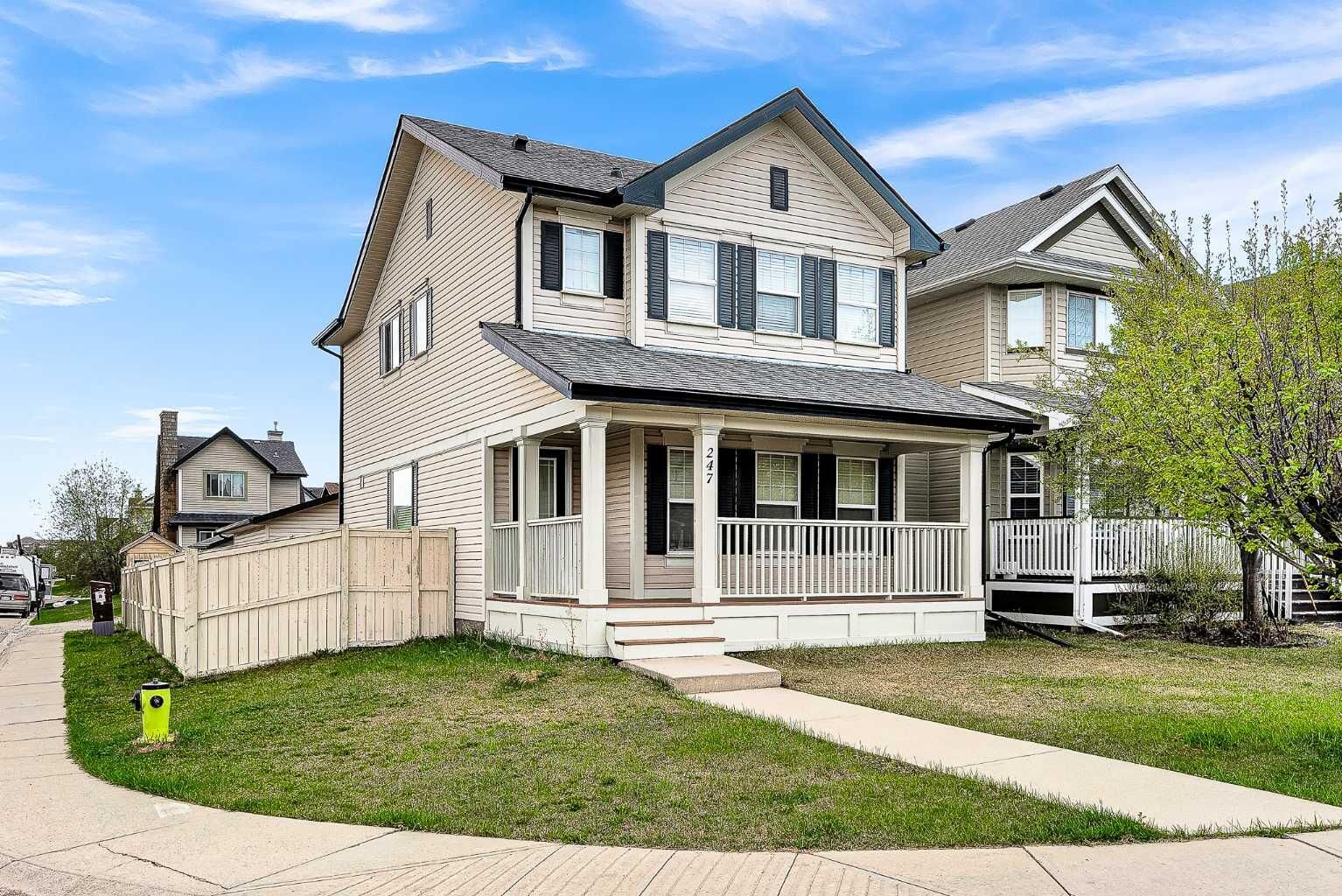 Property Photo:  247 Evermeadow Avenue SW  AB T2Y 4X2 