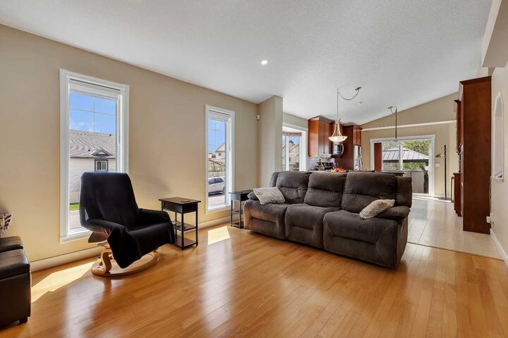 Photo de la propriété:  16371 Somercrest Street SW  AB T2Y 3M6 