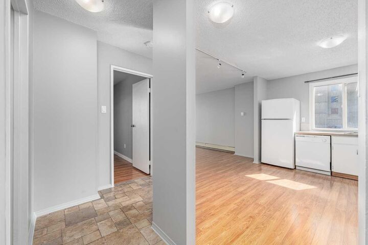 Property Photo: 1320 12 Avenue SW 304 AB T3C 3R6