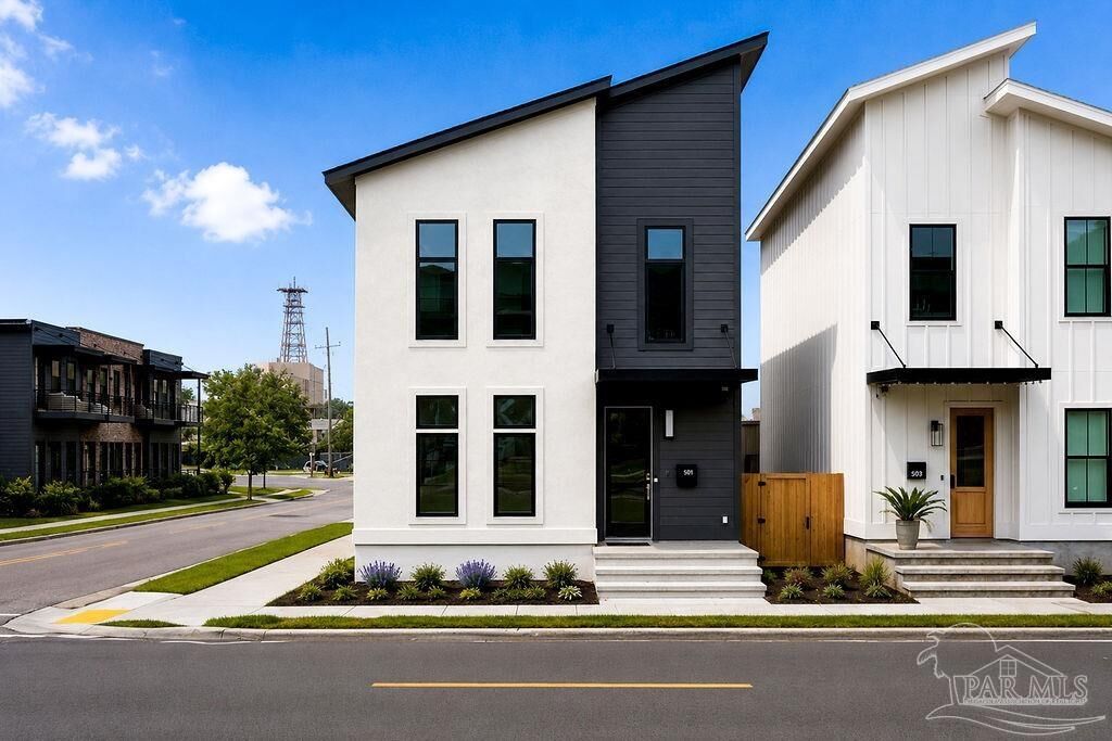 Property Photo: 501 N Tarragona St FL 32503