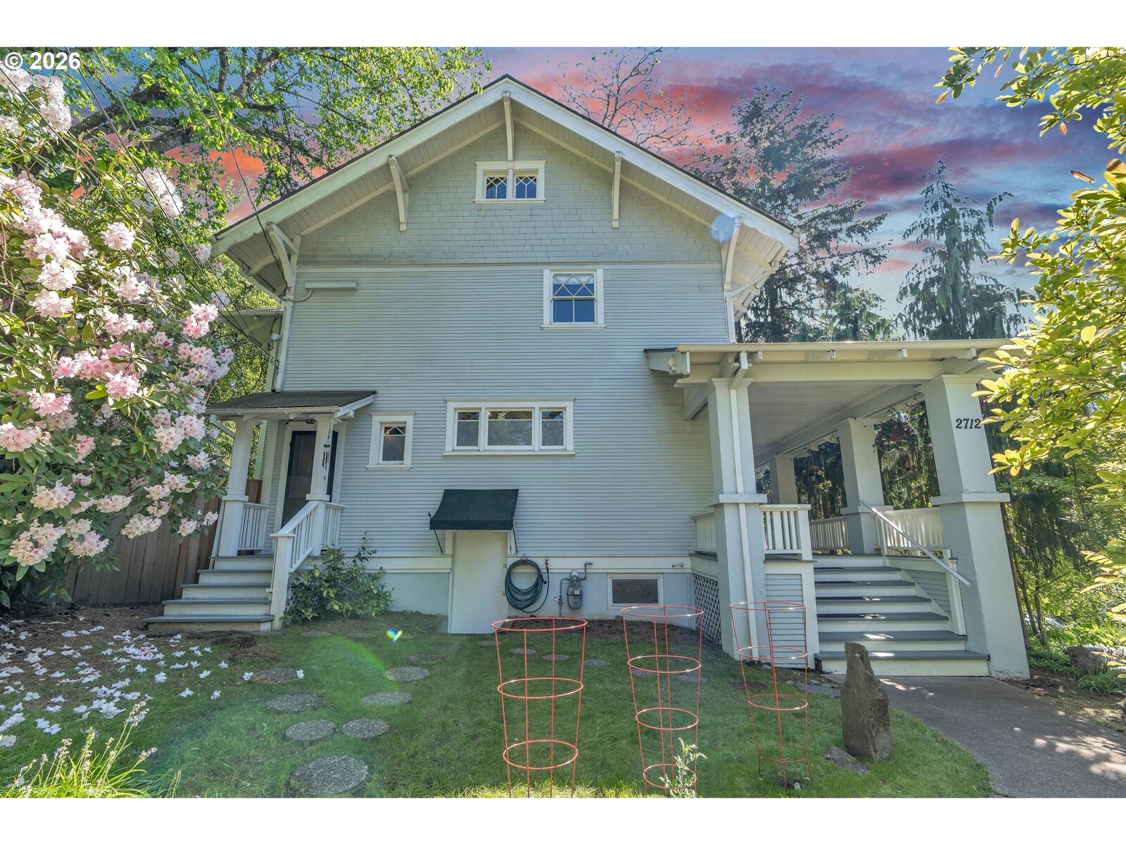 Property Photo:  2712 SW Patton Rd  OR 97201 