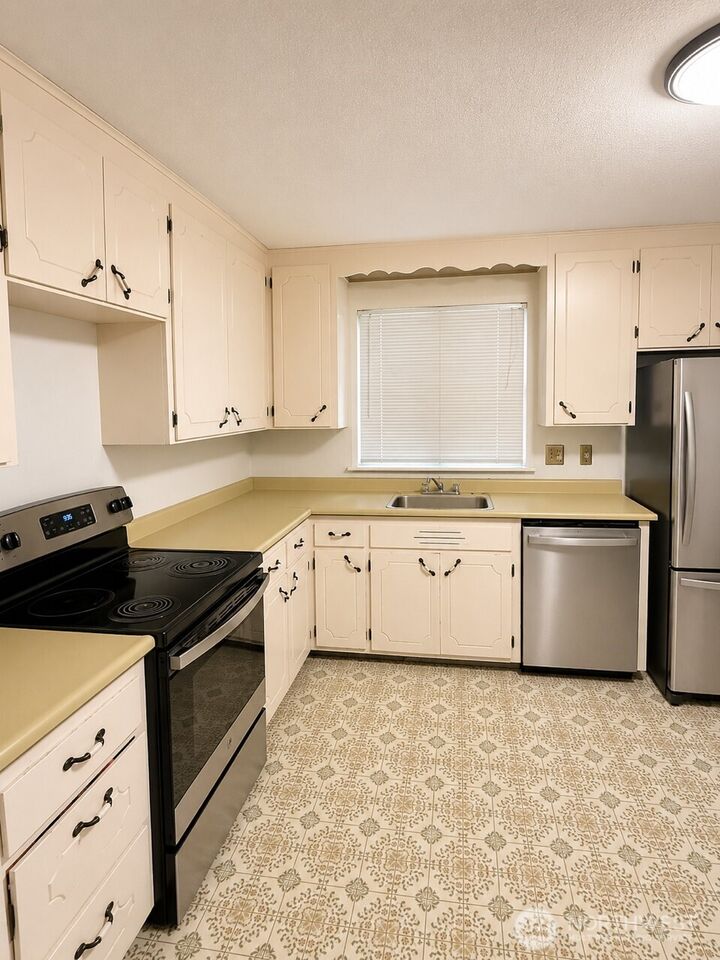 Property Photo:  22704  2nd Drive SE  WA 98021 