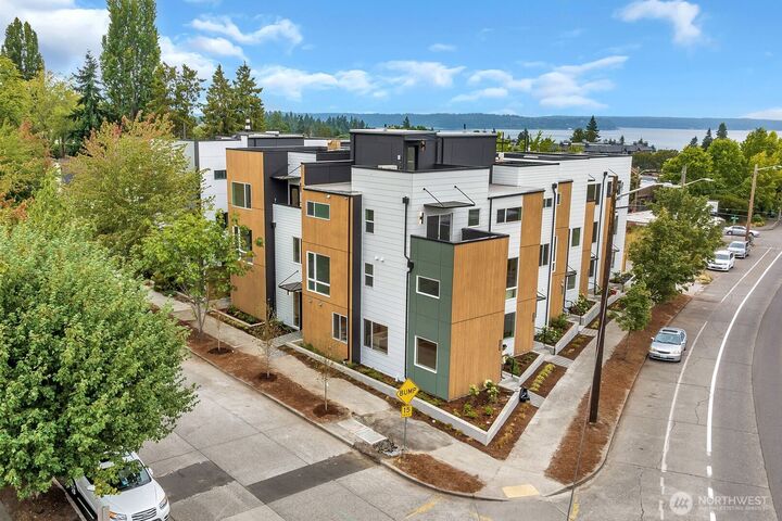 Property Photo:  6400  Fauntleroy Way SW  WA 98136 