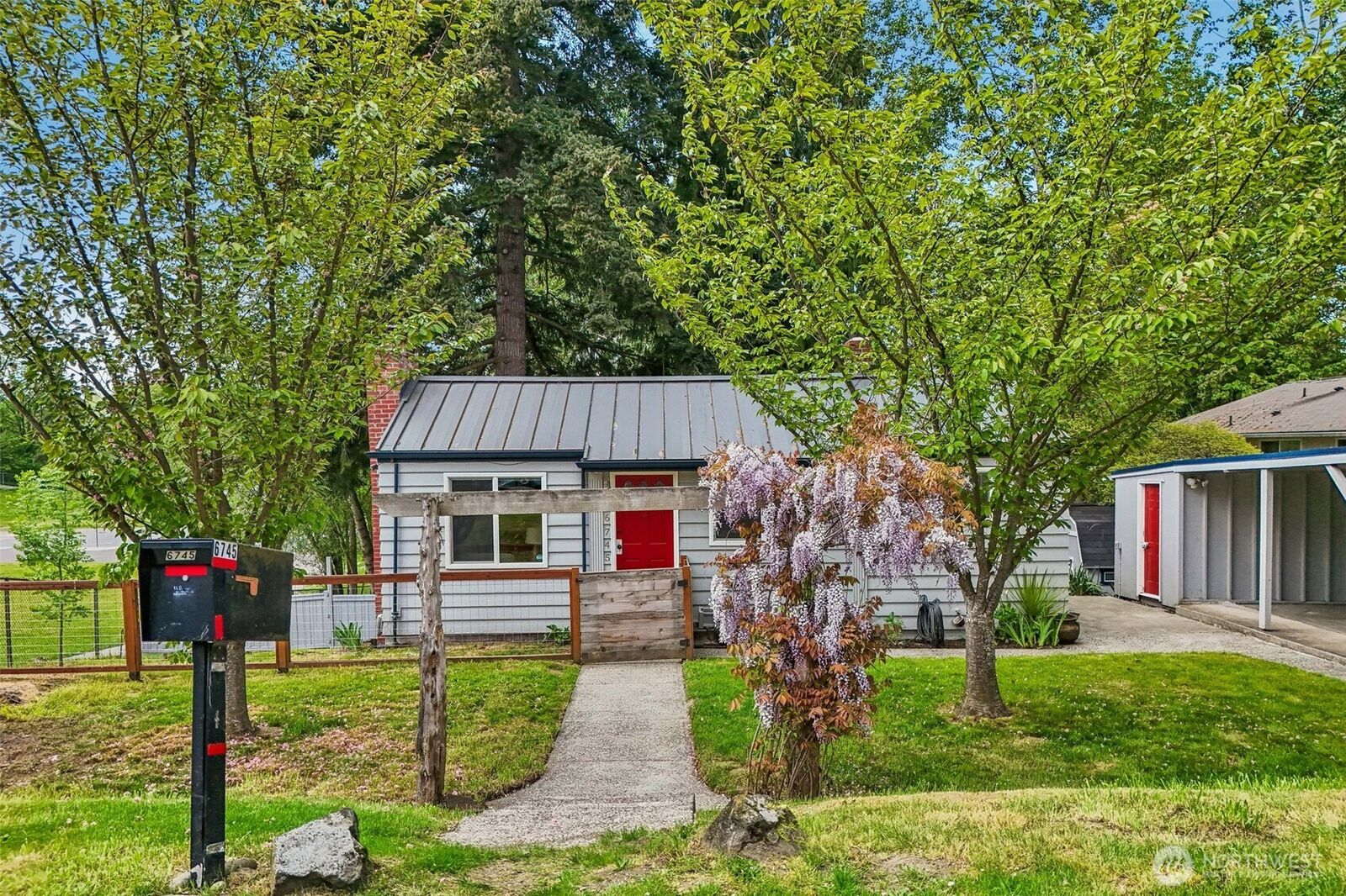 Property Photo:  6745  18th Avenue SW  WA 98106 