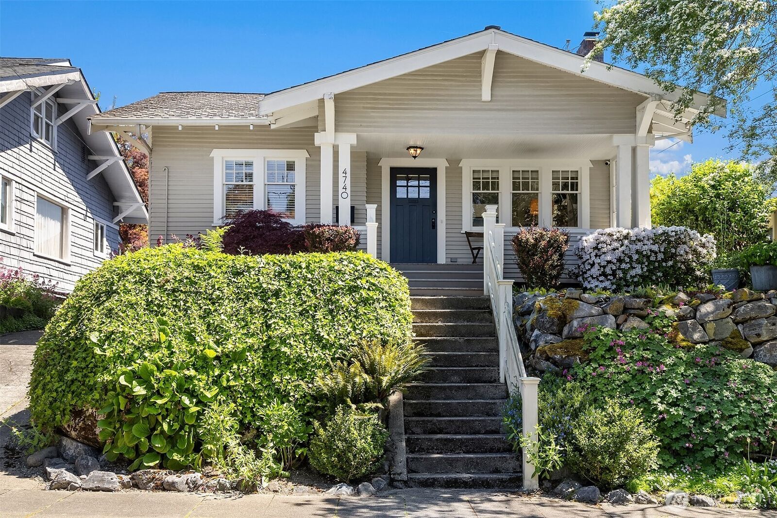 Property Photo: 4740 4th Avenue NE WA 98105