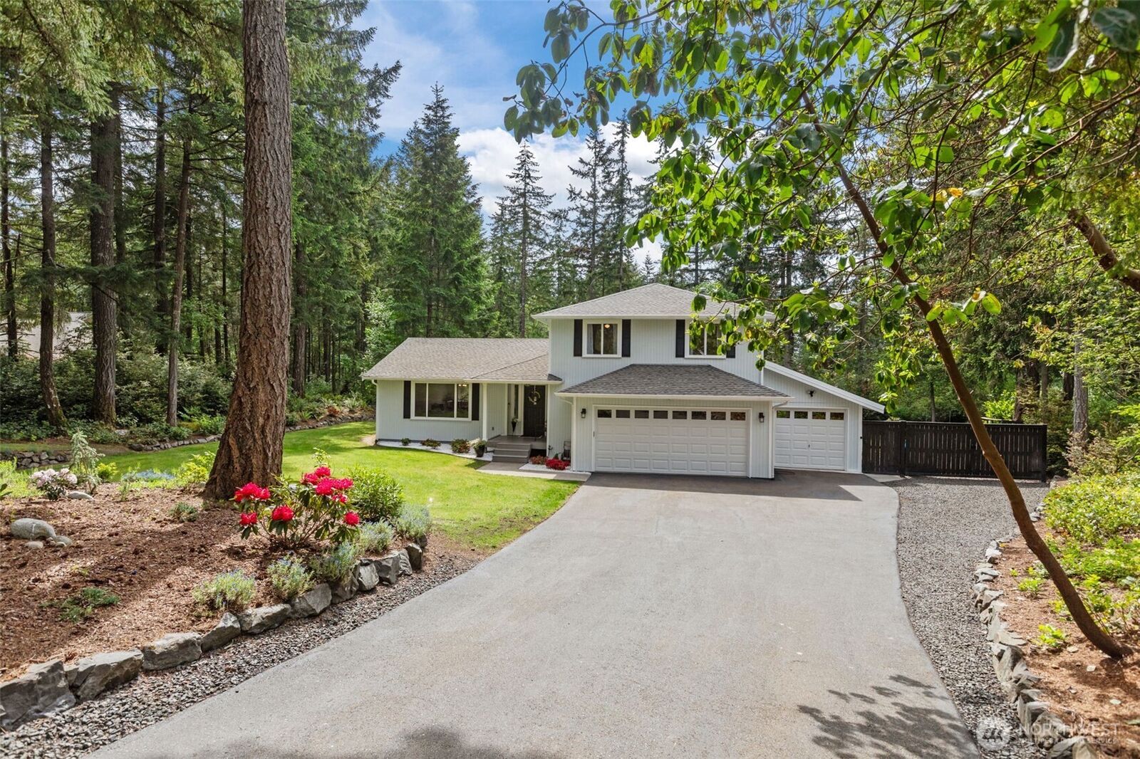 Property Photo:  945 SW Moffett Lane  WA 98367 