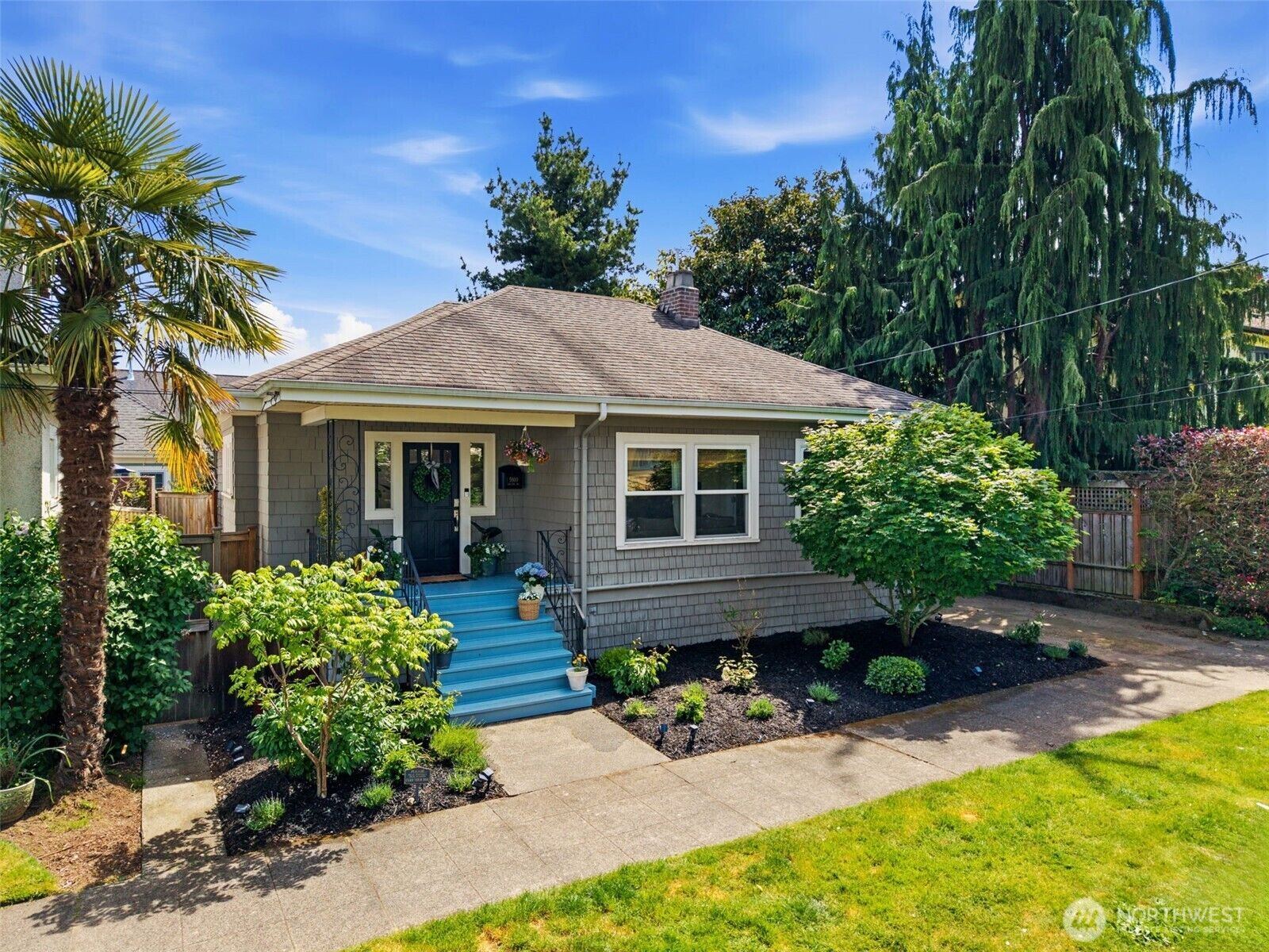 Property Photo:  5910  Dayton Avenue N  WA 98103 