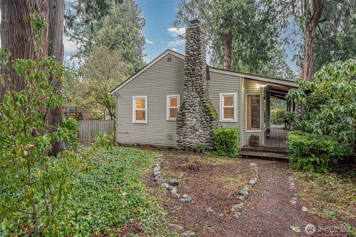 Property Photo: 3844 NE 87th Street WA 98115