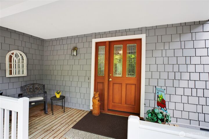 Property Photo:  4320  Palomino Drive NE  WA 98110 