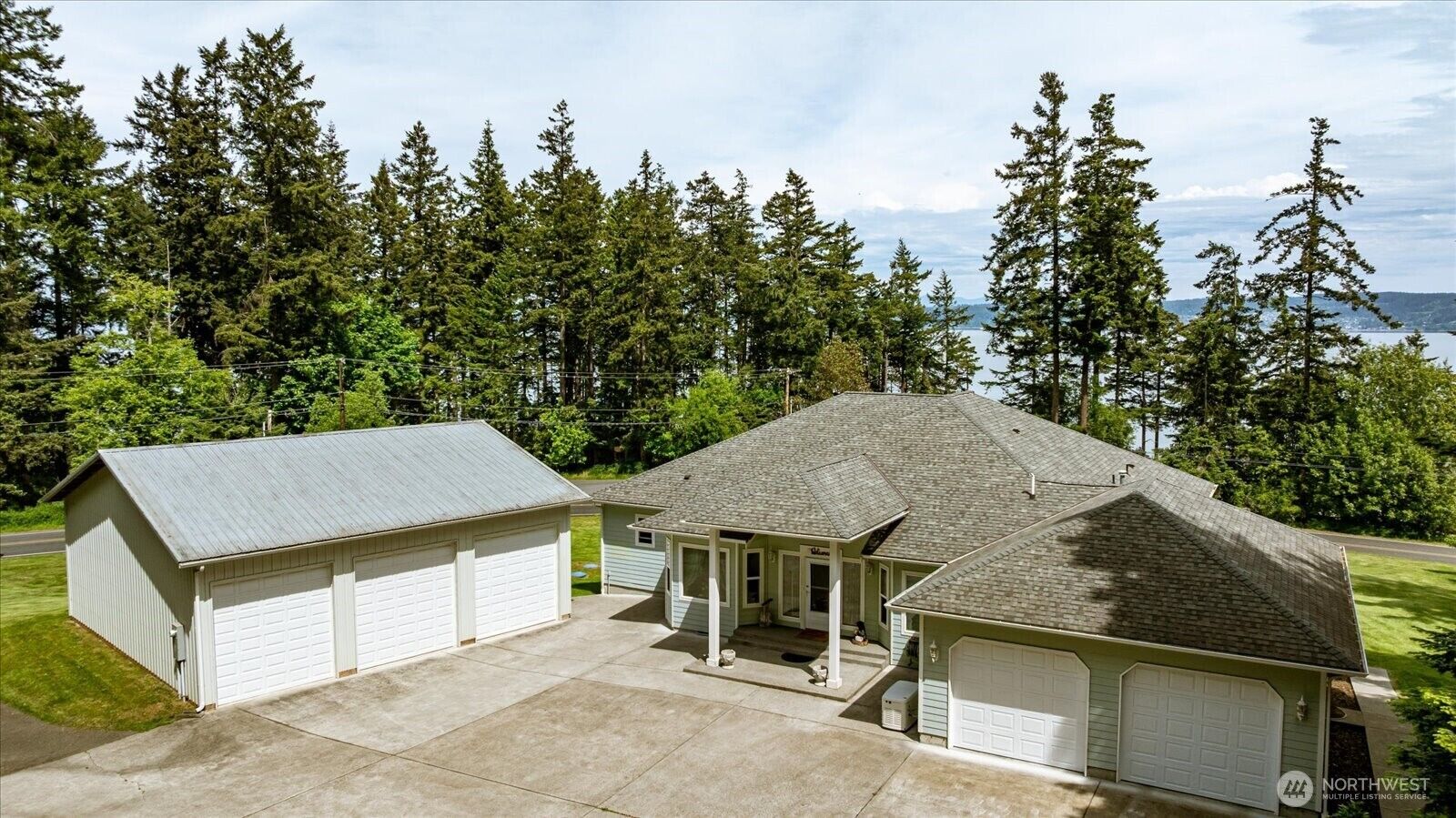Property Photo: 152 E Morris Road WA 98239